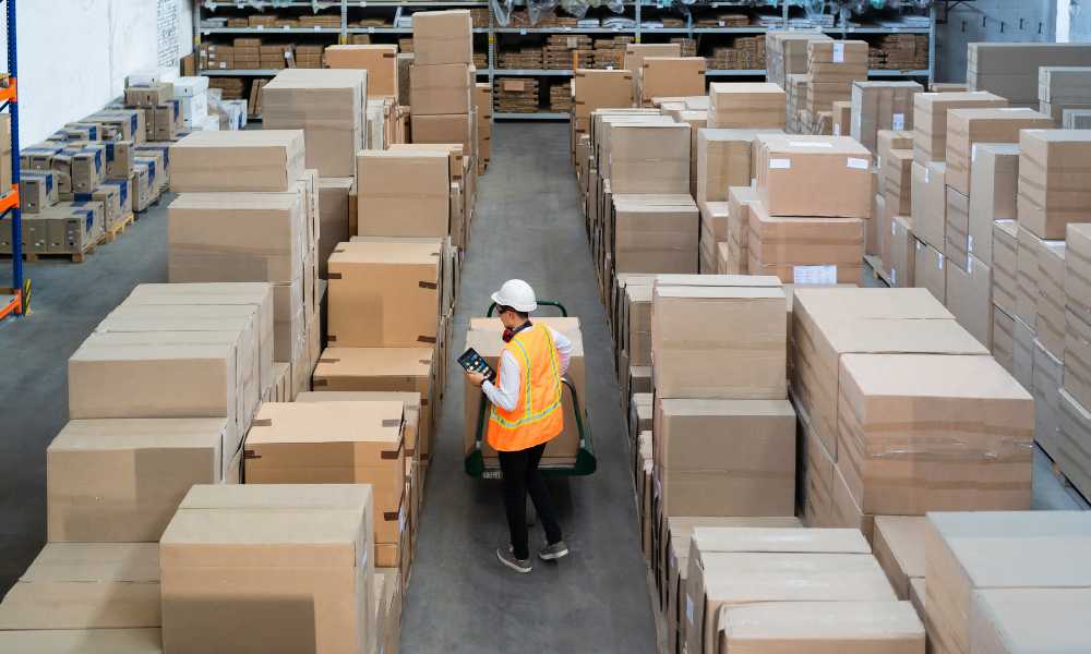 How to arrange stock in warehouse