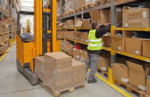 Batch picking role in order fulfillment