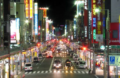 Nihonbashi nổi tiếng với chợ điện tử cũ