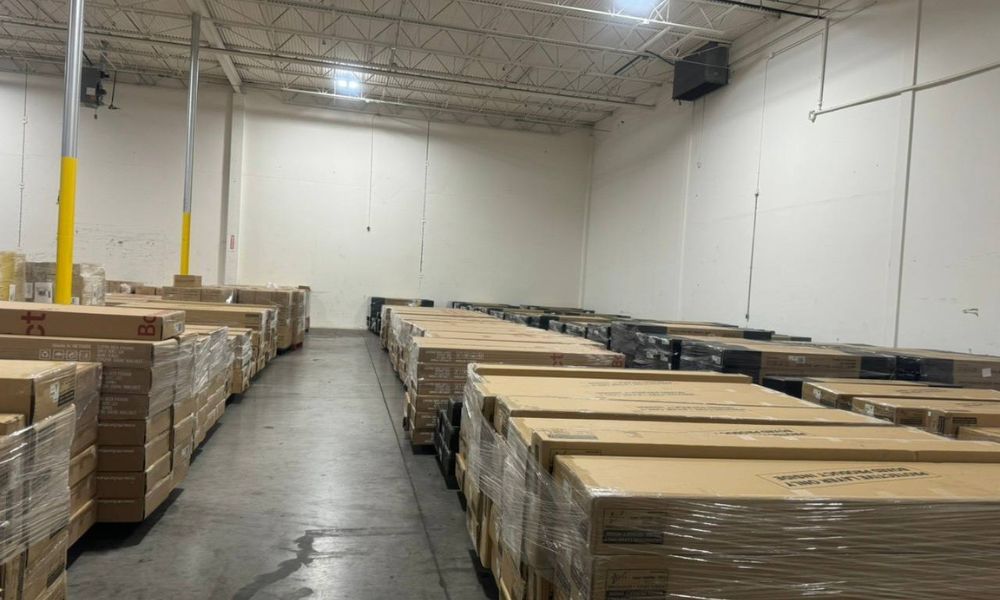 Sản phẩm bàn ghế được lưu kho fulfillment EFEX tại Mỹ