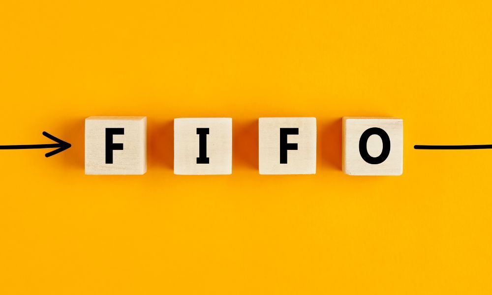  FIFO giúp việc ghi sổ kế toán dễ dàng hơn và giảm khả năng xảy ra sai sót