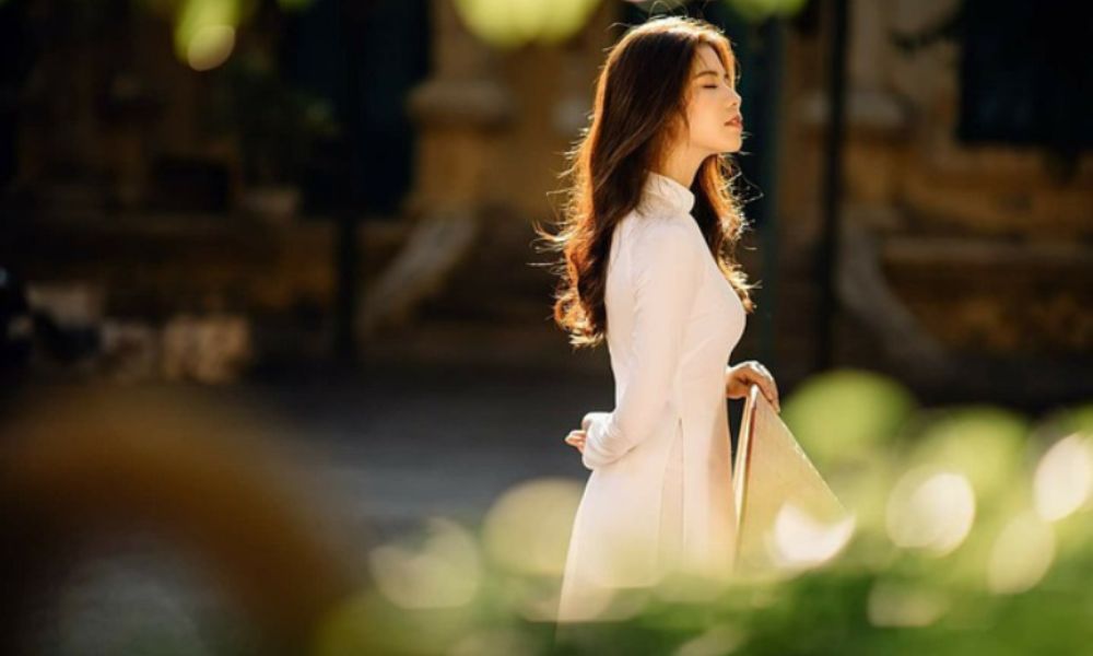 Silk Ao Dai is a famous Vietnamese handicraft product